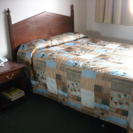 Grand Motel Saint-Hubert Longueuil Eksteriør billede