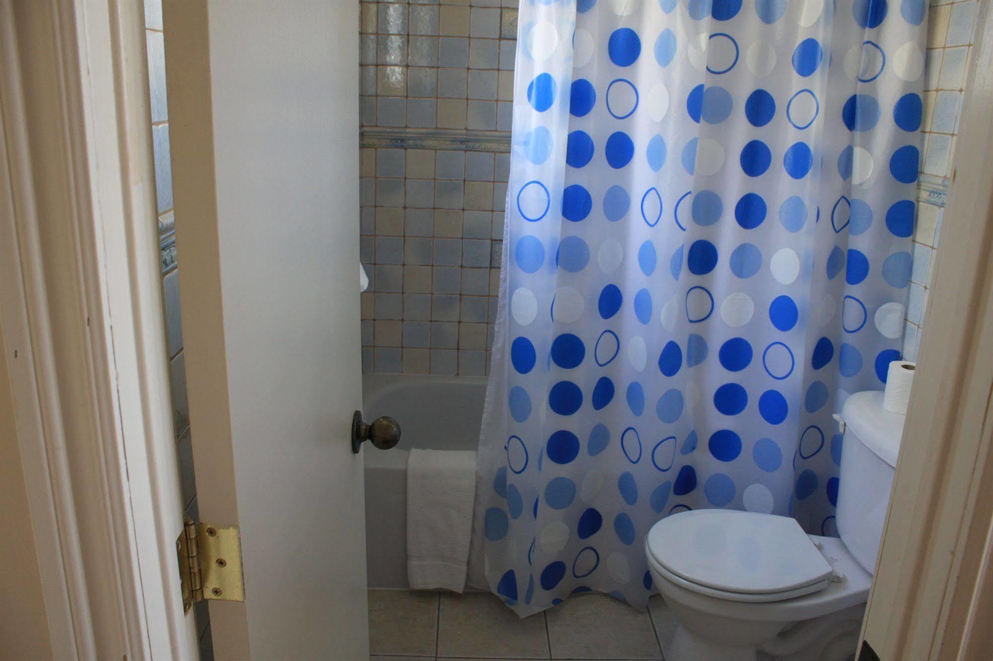 Grand Motel Saint-Hubert Longueuil Eksteriør billede