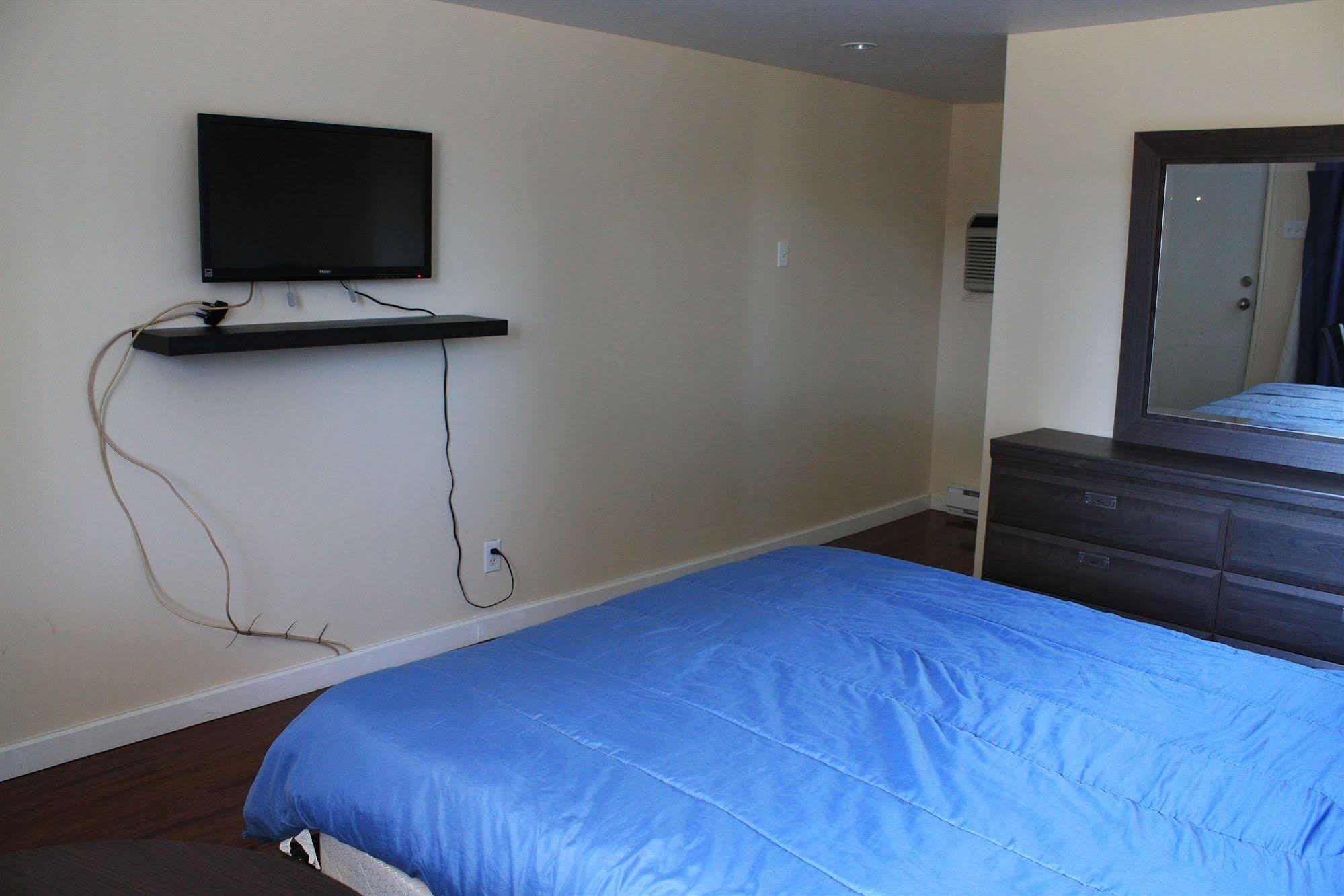 Grand Motel Saint-Hubert Longueuil Eksteriør billede